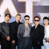 30 Anh trai gây sốt với ngoại hình điển trai, ký tặng selfie và chiều fans hết nấc