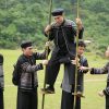 ‘Cậu Sáu Kiều’ flexing khả năng đi cà kheo, ép ‘mẹ già’ Trường Giang nói lời cuối