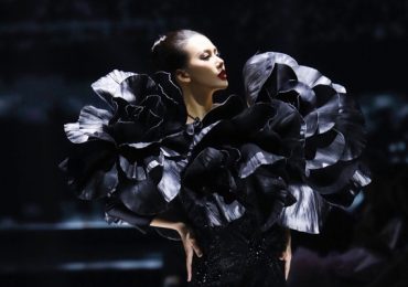 Hoa hậu Bùi Quỳnh Hoa cực ‘slay’, trình diễn ‘bùng nổ’ trên sàn catwalk