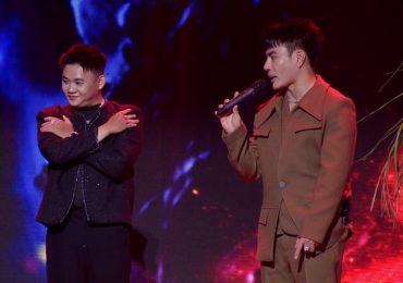 Lê Dương Bảo Lâm mải mê ‘kiếm gà’ cho quán sinh tố khi làm MC gameshow