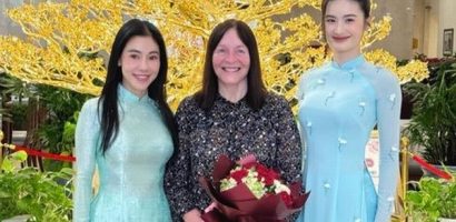 Hoa hậu Ý Nhi đón chủ tịch Miss World Julia Morley đến Việt Nam