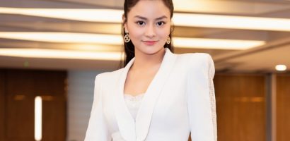 Vũ Thu Phương tặng hai tủ sách cho học sinh Nam Định