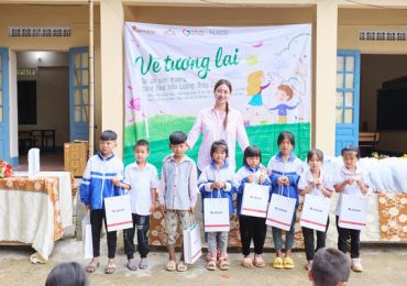 Lương Thùy Linh mang dự án ‘Vẽ tương lai’ về Cao Bằng