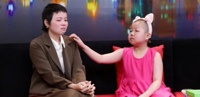 Điều con muốn nói: Bé 10 tuổi bị ung thư xương sợ thành gánh nặng của mẹ