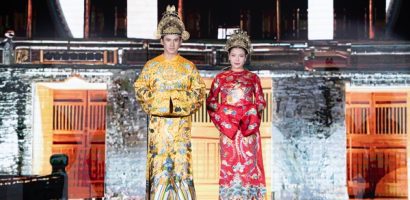 Lương Thế Thành – Thuý Diễm diễn thời trang áo dài triều Nguyễn
