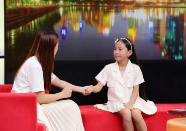 Điều con muốn nói: Bé gái 9 tuổi tủi thân vì không được ăn cơm cùng ba mẹ