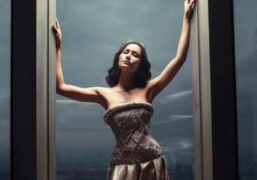 H’Hen Niê thả dáng trên trang Vogue danh tiếng thế giới