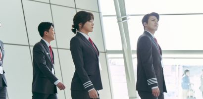 Giảm 7kg, ‘bảo chứng phòng vé’ Jo Jung Suk hóa chị cơ trưởng trong ‘Chàng nữ phi công’