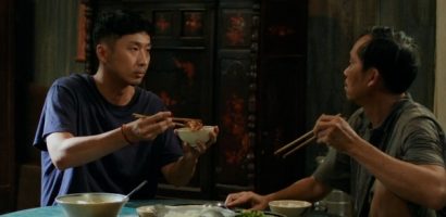 NSƯT Hoài Linh mê bối cảnh khu xóm trọ xây mới hoàn toàn của ‘Làm giàu với ma’