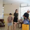 Vợ Huỳnh Đông khiến nhiều người nể phục với cách dỗ dành con trai