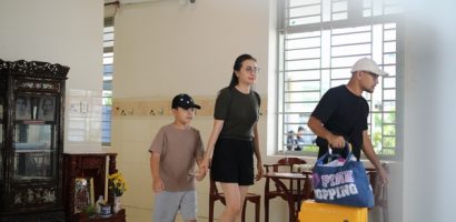 Vợ Huỳnh Đông khiến nhiều người nể phục với cách dỗ dành con trai