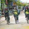 Hoa hậu Tiểu Vy hóa ‘cá sấu’, loạng choạng khi lái xe đạp