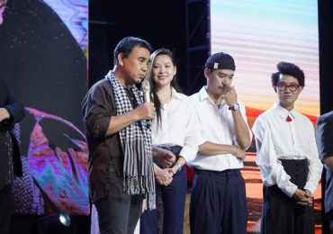 Nghệ sĩ Quyền Linh nghẹn ngào, rơi nước mắt khi lần đầu chia sẻ về cha