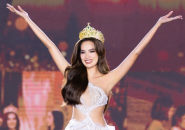 Hoa hậu Lê Hoàng Phương bật khóc khi final walk