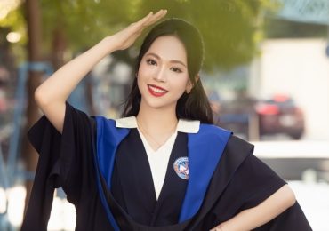 Á hậu Trịnh Thùy Linh khoe nhan sắc ngọt ngào tại lễ tốt nghiệp