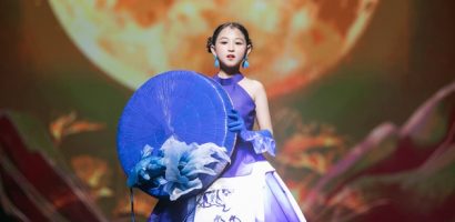 ‘Thần tiên tỷ tỷ’ 11 tuổi trình diễn mở màn tại Cosmo The Show