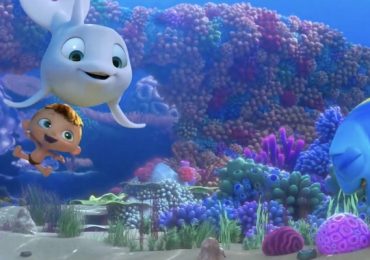 ‘Cậu bé cá heo’ hé lộ cách con người được động vật biển nuôi lớn