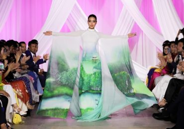 Miss Cosmo 2024 tôn vinh vẻ đẹp văn hóa, kiến trúc các quốc gia qua áo dài Việt