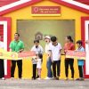 Ngọc Thanh Tâm và cầu thủ Hồ Tấn Tài tặng 60 triệu cho trẻ em mồ côi
