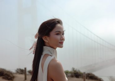 Hoa hậu H’Hen Niê thả dáng bên cầu Cổng Vàng