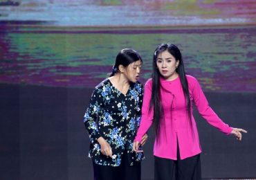Ca sĩ Quang Hà xúc động nhớ lại kỷ niệm gia đình sau khi xem vở kịch của Cẩm Hò