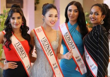 Á hậu Đỗ Hà Trang tặng quà cho các thí sinh The Miss Globe 2024