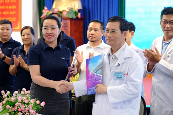 Bệnh viện Bệnh Nhiệt Đới ‘bắt tay’ MCV Group đẩy mạnh truyền thông, đào tạo