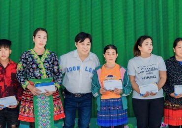 Đan Trường cùng FC chung tay giúp đỡ đồng bào vùng lũ