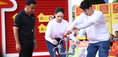 Hương Giang và Phú Cường góp sức mang về 105 triệu đồng cho các em nhỏ mồ côi