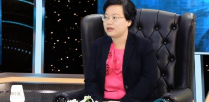 Nhà nghiên cứu Huỳnh Thanh Bình tiết lộ quy trình làm tranh kiếng thủ công