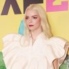 ‘Búp bê sống’ Anya Taylor-Joy gây sốt với váy áo của nhà mốt Việt
