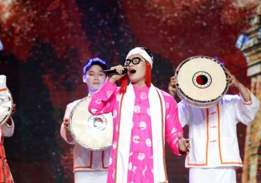 NSND Hồng Vân ‘miễn bàn’ giọng hát của Hoàng Nguyên vì quá xuất sắc