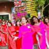 Gần 1.000 phụ nữ Đà Lạt đồng diễn và diễu hành áo dài