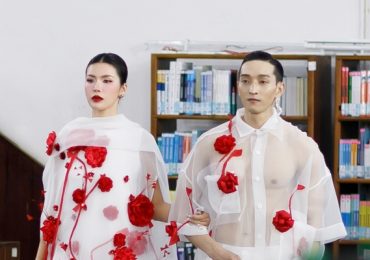 Minh Tú catwalk thần thái, mở màn BST mới của Vũ Ngọc & Son
