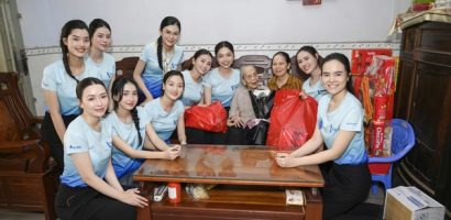 Dàn người đẹp Hoa hậu Quốc gia Việt Nam thăm hỏi mẹ Việt Nam Anh Hùng