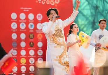 Đan Trường mang hương Tết Việt Nam đến kiều bào Nhật Bản