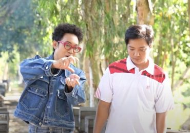 MC Năm Chà trải nghiệm thu hoạch mật ong trong ‘Việt Nam 365 ngày thú vị’