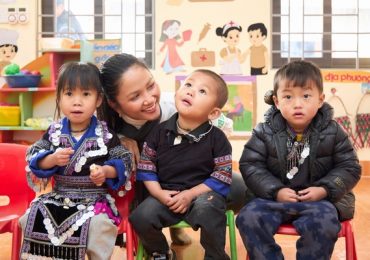 H’Hen Niê miệt mài làm thiện nguyện những ngày cuối năm