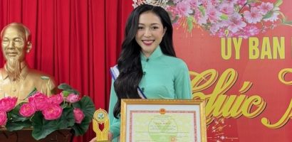 Hoa hậu Kiều Duy nhận bằng khen từ lãnh đạo tỉnh Vĩnh Long