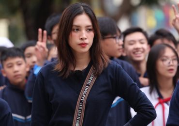 Tiểu Vy ‘khoe giọng’ cùng Viên Vibi ‘phục vụ văn nghệ’ trong ‘Biệt đội siêu sao’