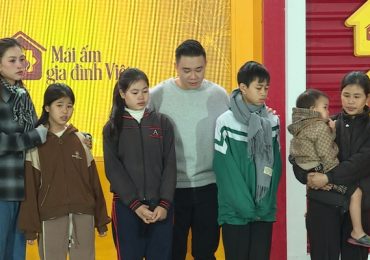 Ca sĩ Đông Hùng tài trợ học phí đến năm 18 tuổi cho 3 em nhỏ mồ côi