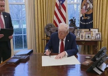 Hành động không thể cứu vãn của ông Trump