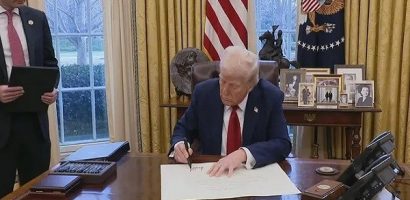 Hành động không thể cứu vãn của ông Trump
