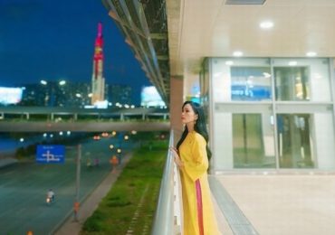 Ca sĩ Hà Phương khoe sắc đầu Xuân