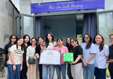 Thuỳ Tiên cùng fans trao nhà tình thương cho người dân Phú Yên
