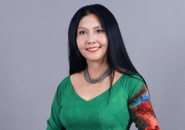 Danh ca Họa Mi tiết lộ cuộc sống nơi xứ lạ quê người
