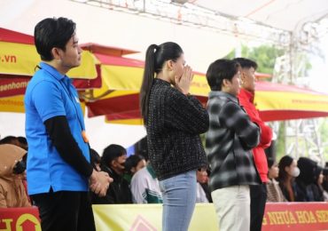 Phát La đồng cảm, Bùi Quỳnh Hoa khóc nghẹn vì trước nghịch cảnh của những đứa trẻ mồ côi