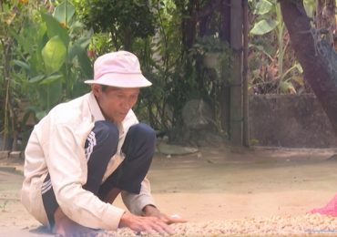 Chuyến xe nhân ái: Xót xa hoàn cảnh lam lũ tuổi xế chiều của đôi vợ chồng già