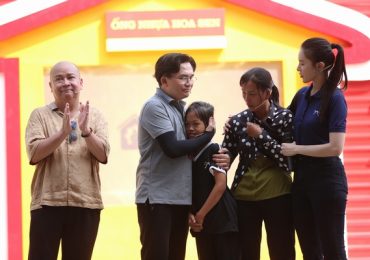 Á hậu Hạnh Nguyên xót xa với bữa cơm chỉ có mì tôm của bốn mẹ con