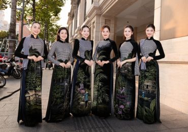 Dàn Hoa, Á hậu tham gia biểu diễn ‘Vũ điệu khăn rằn’ tại phố đi bộ Nguyễn Huệ